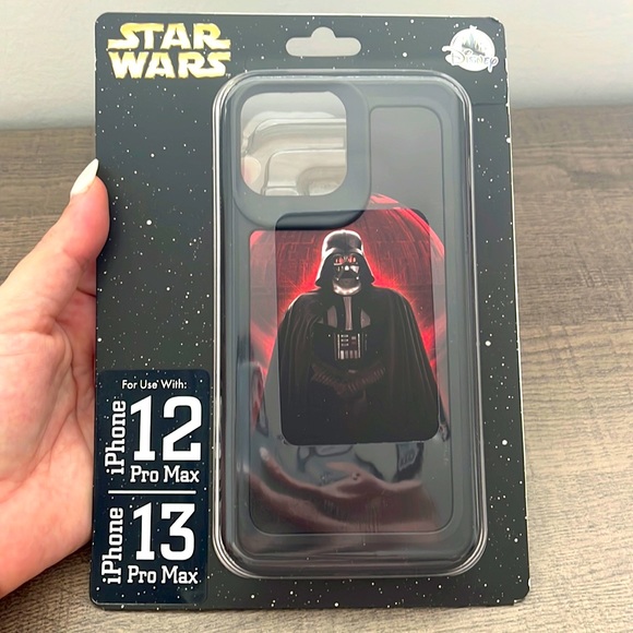 Disney Park Exclusive Star Wars Darth Vader Limited Edition iPhone Case - Picture 1 of 5